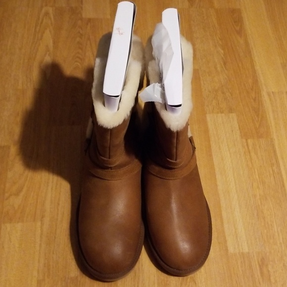 UGG BOOTS - Picture 5 of 6